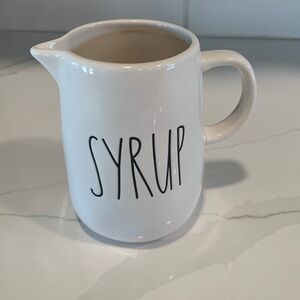 Rae Dunn syrup dispenser